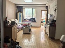 新上房源,1楼带大花园,南北通3房,有固定车位,诚意出售