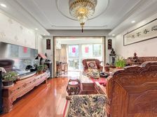 新上精装修4房,少有户型,2梯2户,位置安静,近7号线