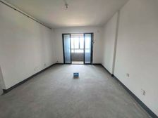 双卫格局 次新房靠近地铁站 房东急置换看中价钱好谈