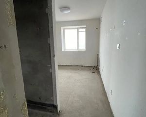 新上仙庭湖畔小高层两室两厅三阳开泰简单装修采光好