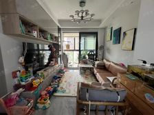卫生间全明,大开间,品质小区,小区入口附近