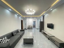 电梯9楼,南北通透户型,(255个各付税费)全新装修的