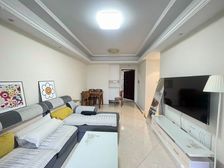 电梯10楼(240各付税费)有一个固定车位,满五年,自己住