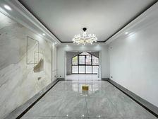 新上急售!多层中间楼层,得房率高,各付价,前后栋距宽,随时看