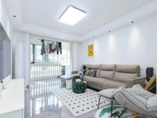 精装修.万景园,东方鹿特丹,豪华装修,户型南北通透。,