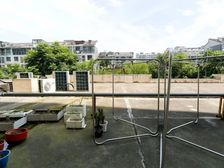 送50平大露台 带两个产权车位 中央空调带地暖 业主新房已定