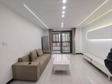 交通便利 带电梯 大两房 小区新 精装可拎包入住 南北通透