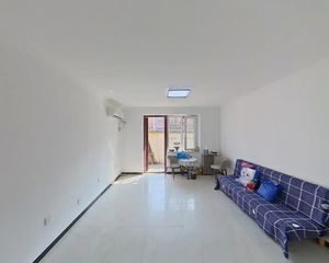 富强西里 南北通透两居室 一层带正规的 户型方正采光充足