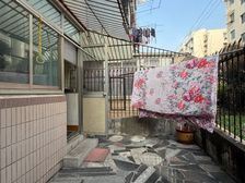 新上,带超大院子,小区前排位置,懂的都懂,南北通,可多谈价。