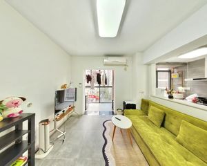 时代印象电梯房正规1居室带独立客厅出行方便