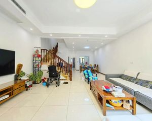 北大资源时光(别墅) 带电梯 近地铁 交通便利 中间好楼层