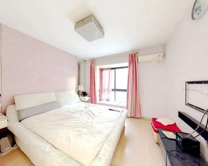 半岛豪庭新出1楼带前后大院子有钥匙 捡漏电梯洋房 合适房
