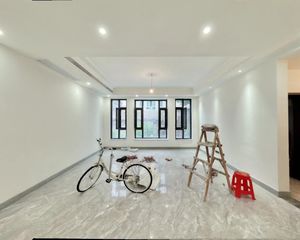 成都后花园一期 6室2厅 西北