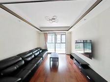 送产权车位!开发商精装修拎包入住!业主着急出国诚售!