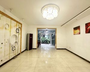 青羊区光华村优品道东坡路地铁7、13号线 一楼带花园套三出售