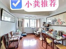 看房方便。3楼飞机3房。不靠马路。带个地面租赁车位。已买急出