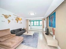 看房有钥匙。送200平露台。3年出一套。马上快卖掉了!抓紧!