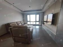 小区喂一在卖。高区3房。价可大谈。看房有钥匙。马上快卖掉了。