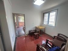 静安区,一梯两户,客厅带窗,两房一厅,钥匙在手,随时看房