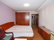 送院子,地铁口,保养好,不潮湿,全明户型