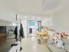 地铁口旁 精装修俩房一厅 边套全明户型