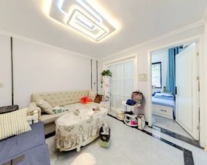 青龙巷7号 东城根 单位房,两室一厅。精装修,拎包入住