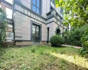 西南五环城市 类独栋别墅 地上三层,地下一层,实用面积大