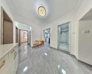 人民中路三段14号院 4室1厅 83.9平