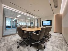 东二环华润大厦298㎡,95%使用率,精装修带家具,拎包入住