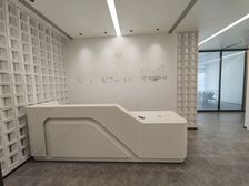 胖东来蜜雪冰城旁正商国际大厦400平亏钱一半出售