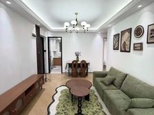 热门小区两房 房东因资金 口 遂诚意出售 你们负责看我负责谈