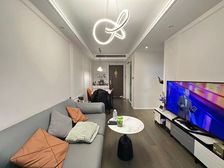 次新房精装2室 特别温馨 阳台落地窗 接地气 诚意售