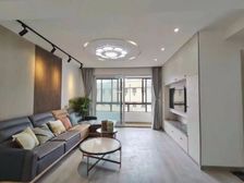 精装南北通两房 看房方便 满五 精装 家电齐全 近地铁