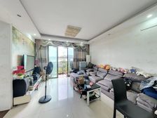 碧豪轩(顺德)电梯房正规3居室精心装修出行方便