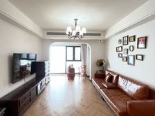 中梁滨江壹号,美式复古风。110平3房2卫,双书包可以上中山