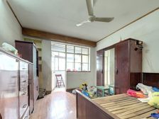 外环外不限套数 房子位于公园边上,不靠马路 看房方便