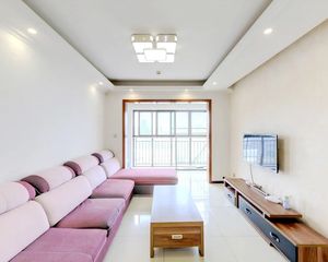 银海中心 3室1厅 84平