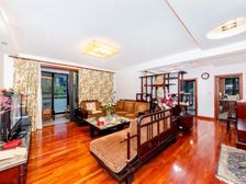 空间大!2梯2户,品质小区,南北通透,三个阳台,可改三房