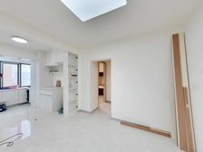 私产房 阳面 精装修 中间楼层 户型好