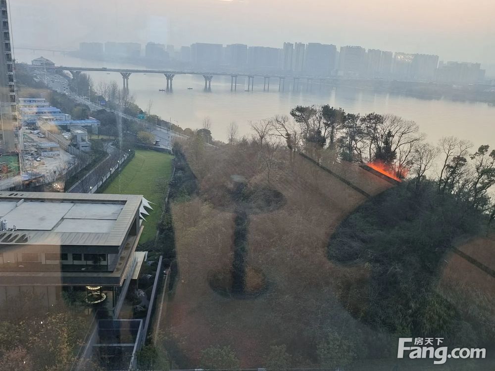 小区相关图
