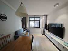 愚园路 南北通两房 附赠阳光房 近地铁 看房有钥匙