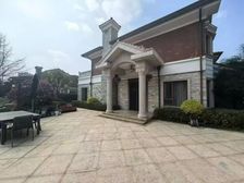 新世纪美墅园,上证面积337平,土地面积600多平