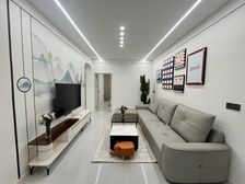 丝绸路单位房电梯精装大三室,停车方便
