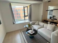 刚上盘 园林小区,豪华装修100w 家具家电全送 带产权车位