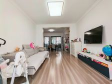 新挂 楼层大三房,全新装修,拎包入住,满五年,得房率高