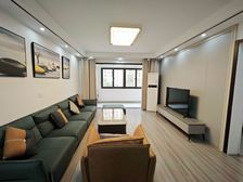 S级笋盘 飞机户型大三房 南北通透 看房随时 商业配套齐全