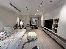 一号线地铁口电梯洋房!南北通透大两房豪华装修拎包入住满五年