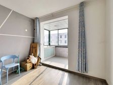 +中间楼层+近地铁+两房朝南+采光好+诚意出售