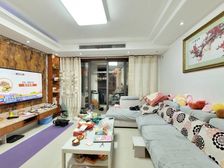 满五年 湖景房 三房朝南户型业主诚心出售目前精装修