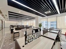 青秀区绿地中央广场415平豪装带家具出售!可自用产权清晰!